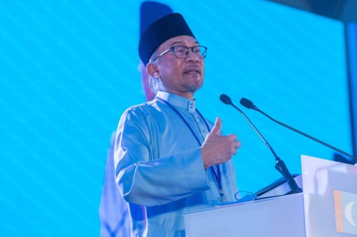 Anwar: Former Selangor MB Khalid Ibrahim contributed greatly to Bumiputera economic development
