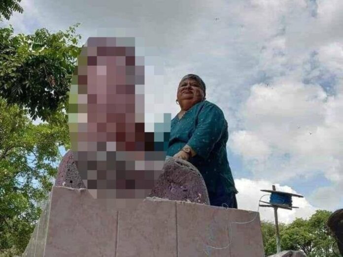 Giant penis statue erected on grave to fulfil dying wish of Mexican woman (VIDEO)