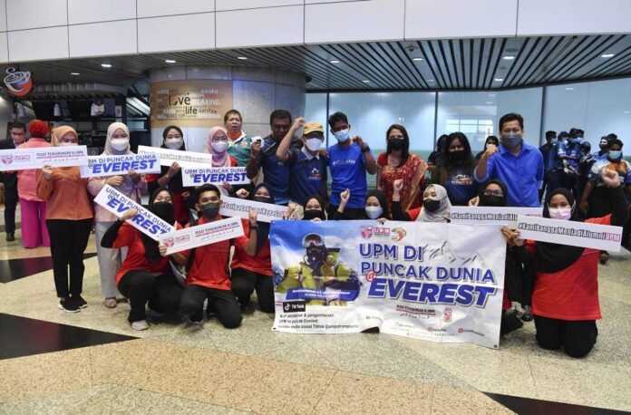 Malaysian climber 'Ravi Everest' hopes to scale all 14 highest peaks in the world