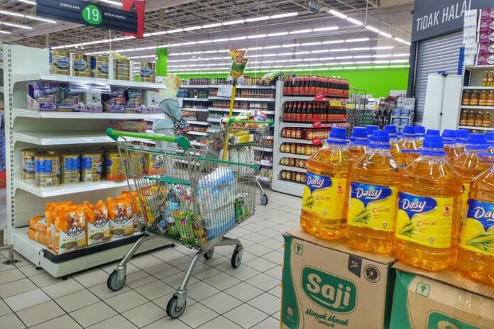 Minister: Ceiling price for 5kg bottled cooking oil capped at RM34.70 for Sabah, Sarawak, Labuan