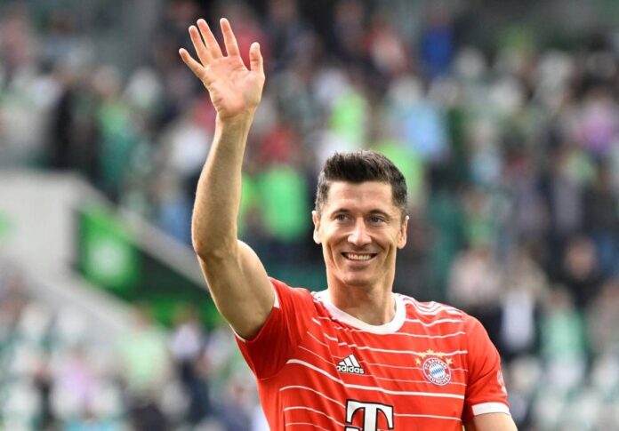 Lewandowski bids farewell to Bayern staff after rocky Barcelona move