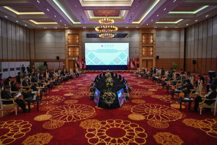 Wisma Putra: Foreign minister Saifuddin leads Malaysian delegation to Asean meet in Phnom Penh