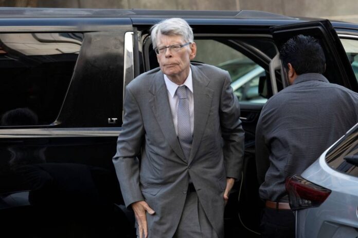 Horror author Stephen King says writers hurt by book publishing mergers
