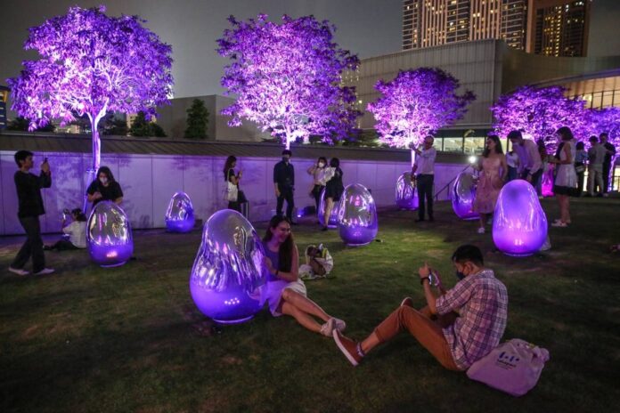 Play with light, colour, and sound at LaLaport's 'teamLab: Resonating Microcosms' (VIDEO)