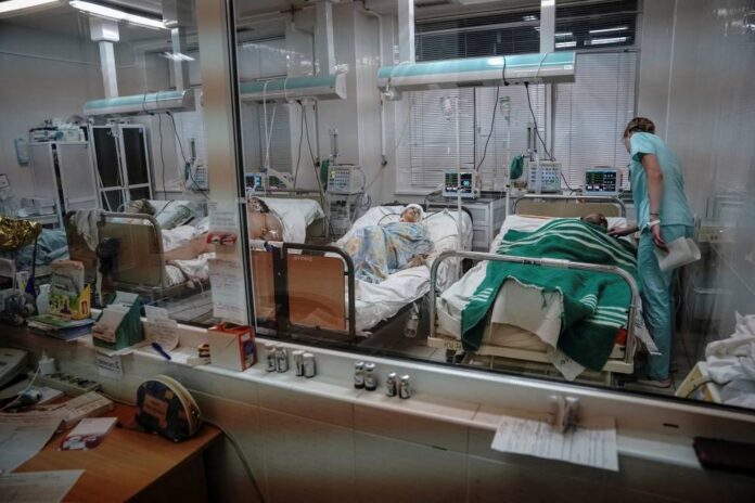 WHO: Ukraine health crisis worsens as medics work amid shelling