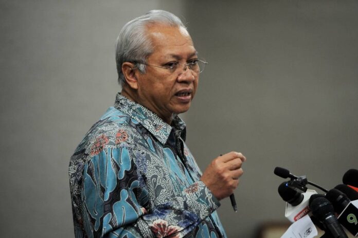 Minister: No evidence packets of cooking oil in Indonesian waters came from Malaysia