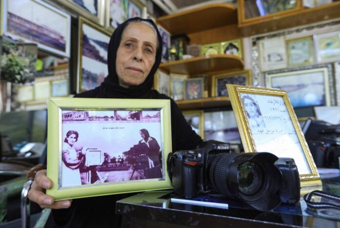 Focus on Samira, celebrity snapper of southern Iraq
