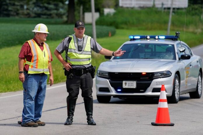 Police shoot dead armed man who tried to breach Ohio FBI building