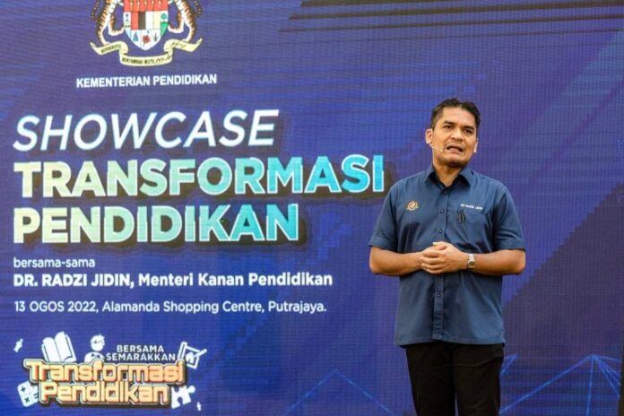 Education Minister soothes parents' worries post UPSR, PT3 abolishment