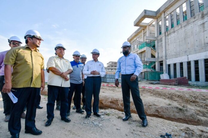 Govt to focus on two sick projects in Kelantan, says Mustapa Mohamed