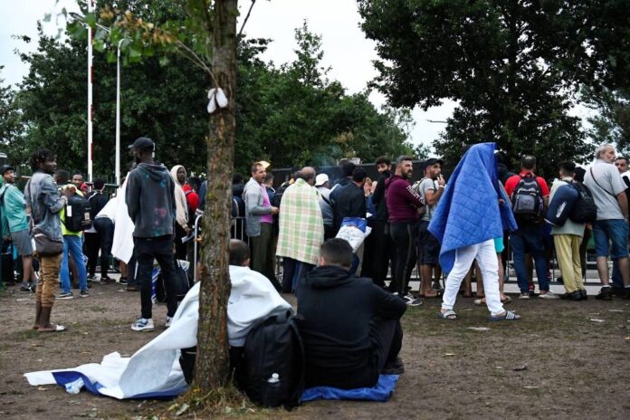 Dutch refugee council sues state over 'inhumane' asylum centres
