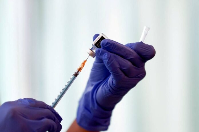 WHO experts back second Covid booster for most at risk