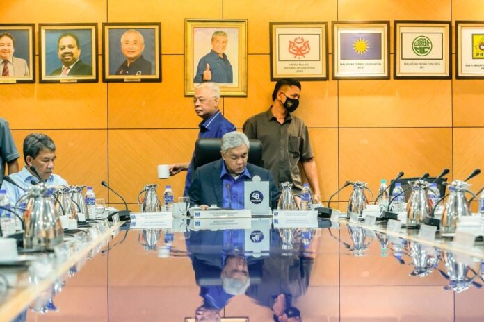 Delaying GE15 may cause BN to lose, Zahid warns as Umno dithers