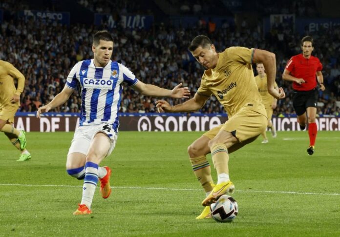 Lewandowski's first Barcelona goals see off Real Sociedad