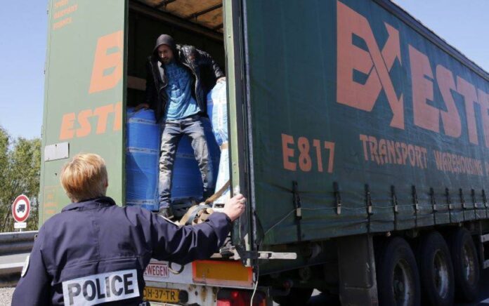 Channel migrant crossings hit new 24-hour record, says UK govt