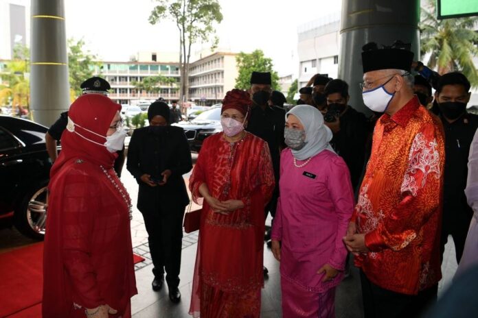 PM vows to table 'gender-responsive budget' for B40 households
