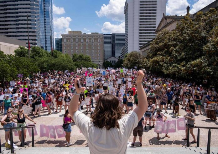 More US states ban abortion as Democrats push back
