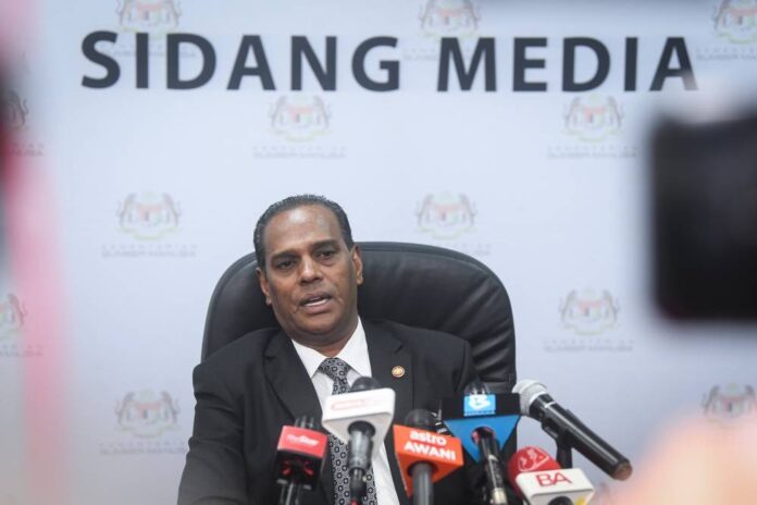 HR minister: Enforcement of law on shorter working hours postponed to Jan 1