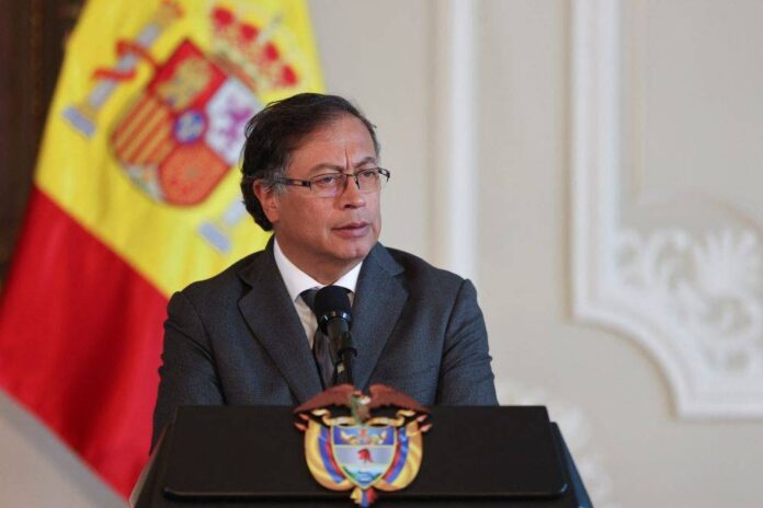 Colombian president proposes multilateral ceasefire to illegal armed groups
