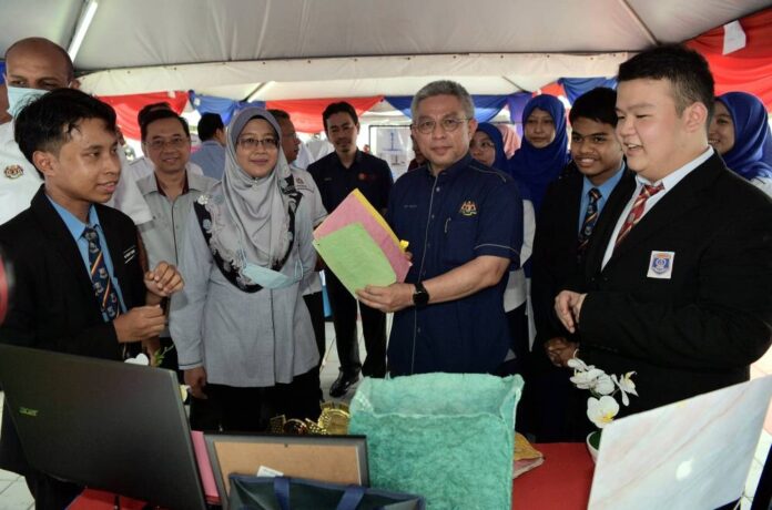 Minister: Academy of Sciences Malaysia to verify findings on 70pc SPM student dropout