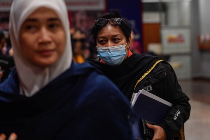 Azalina slams 'sexist' nationality laws, says constitutional amendment can allow citizenship through mothers