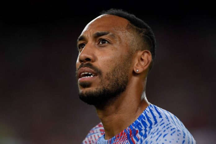 Barcelona striker Aubameyang victim of armed home robbery