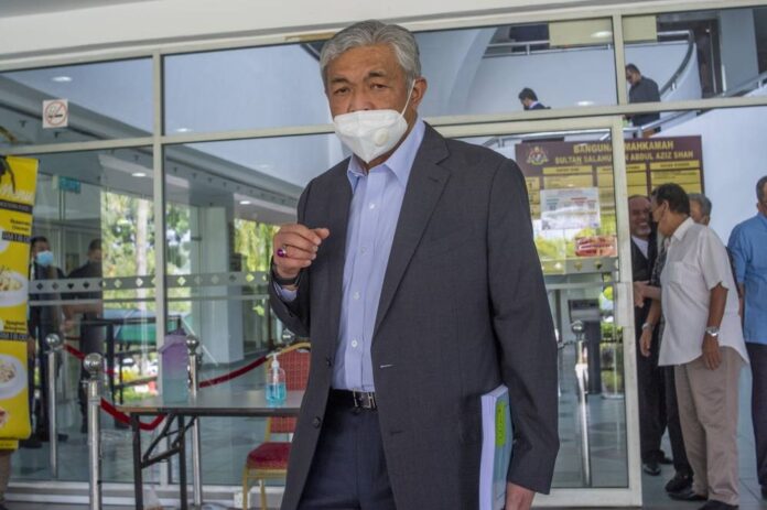 Defence insists bribery charges in foreign visa case against Zahid show selective prosecution as other cash recipients not charged