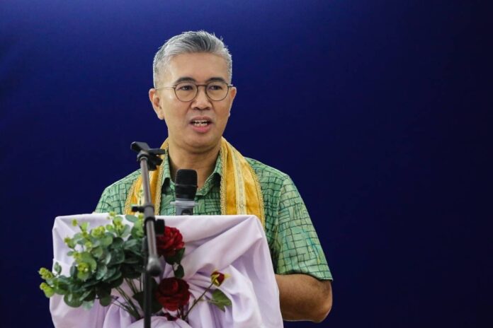 Tengku Zafrul: Govt not ruling out possibility that DNB shares might be offered to foreign telcos
