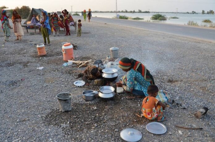 Aid groups warn of growing plight in flood-hit Pakistan