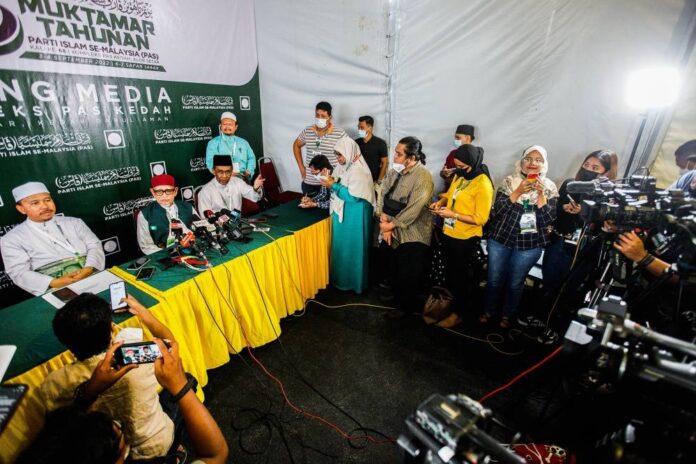 GE15: Delegates urge PAS to continue with political alliance to topple PH