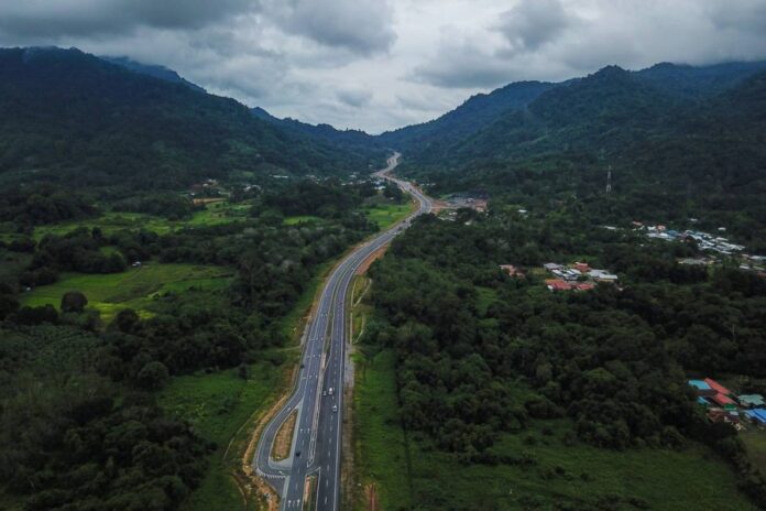 Works minister: Phase one of Sarawak Pan Borneo Highway 86pc complete