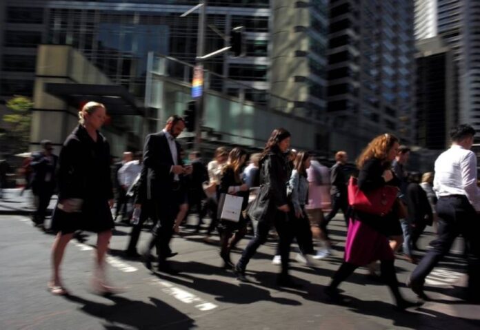 Australia indicates support to boost temporary skilled migrants' pay