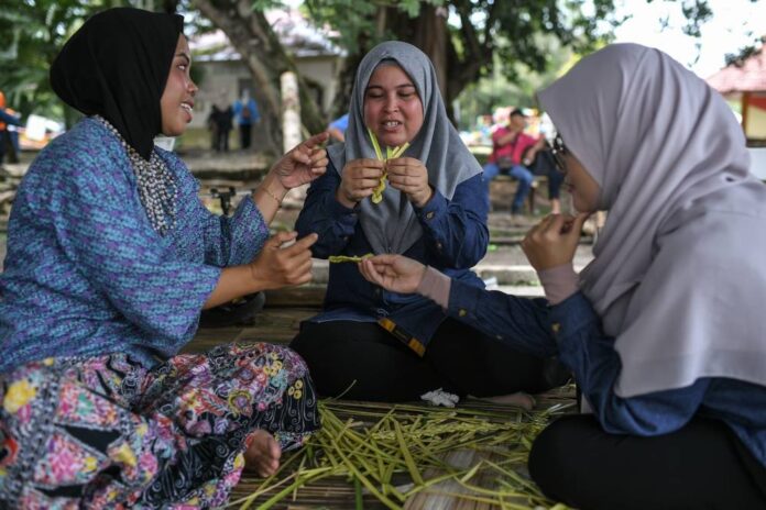 Kedah Malaysian Family Aspiration tour offers visitors a glimpse of Orang Asli culture