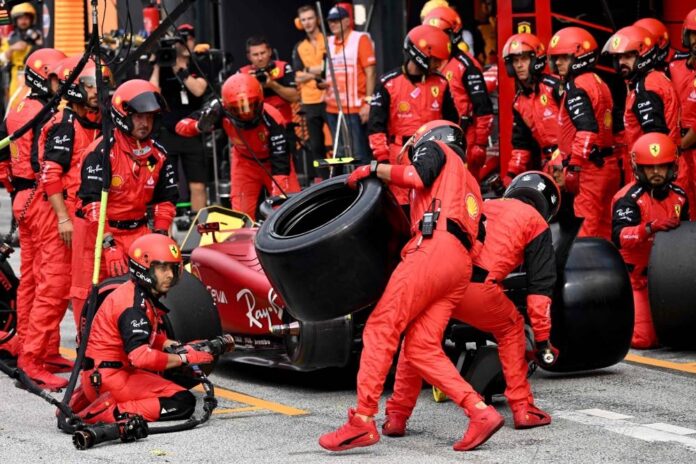 Binotto and Sainz lament Ferrari's Dutch 'mess'