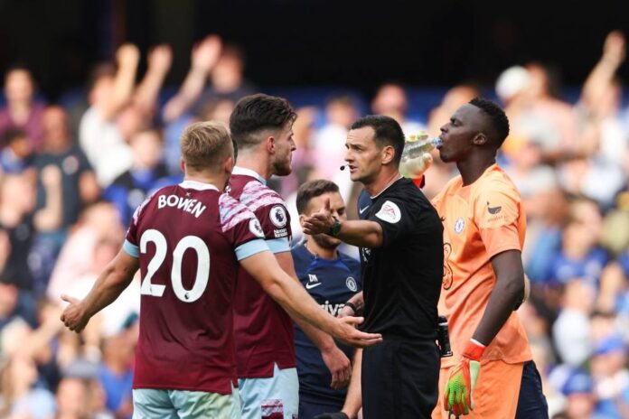 Referees' body to cooperate with Premier League review of VAR
