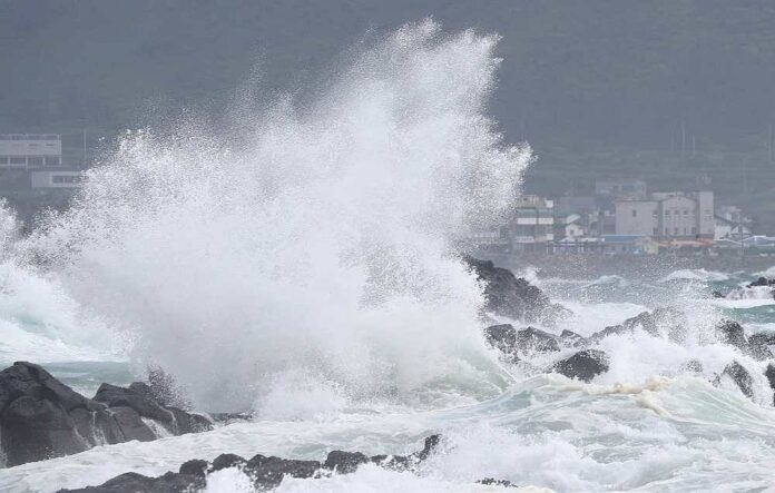 S.Korea warns of 'very strong' typhoon, businesses curb operations