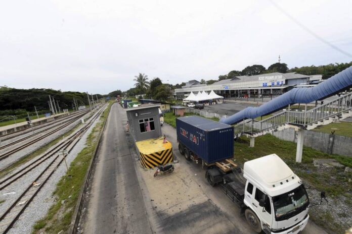 Railway Assets Corporation agrees to build fenced walkway near Padang Besar ICQS Complex, says home minister