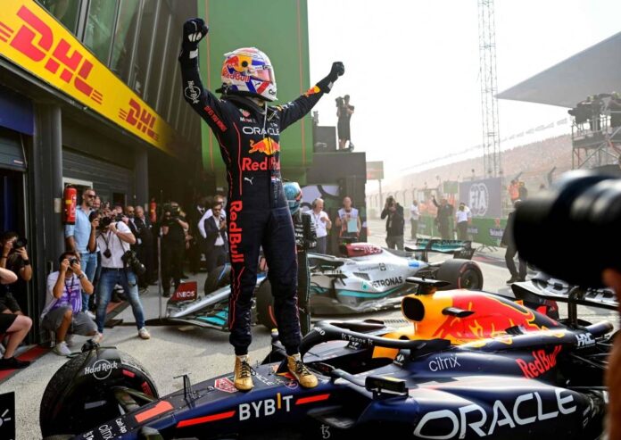 Verstappen's 'cool' draws warm praise from Red Bull