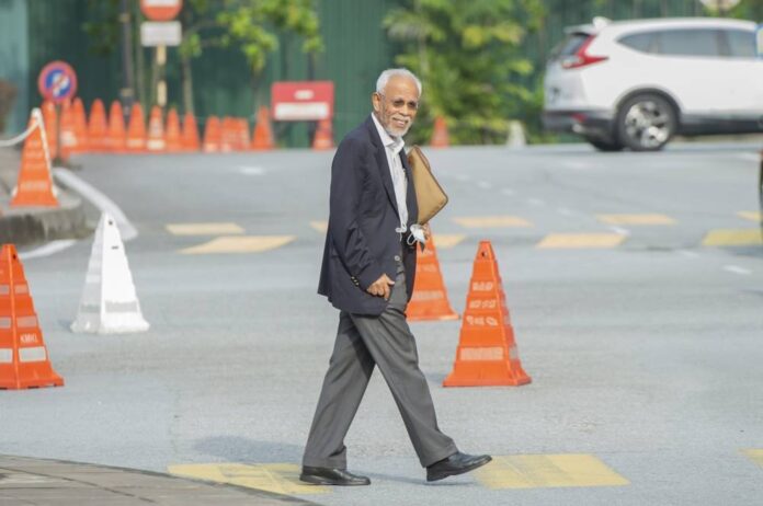 Shahrir Samad gave cheque worth RM63,800 for roof work, witness tells court