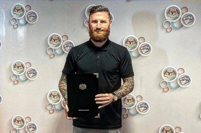 MFL: Lee Tuck, Aguero can be registered as local players