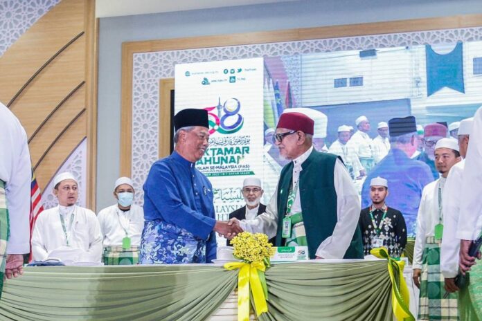 Muhyiddin accepts PAS saying it's only in 'unofficial' talks with Umno