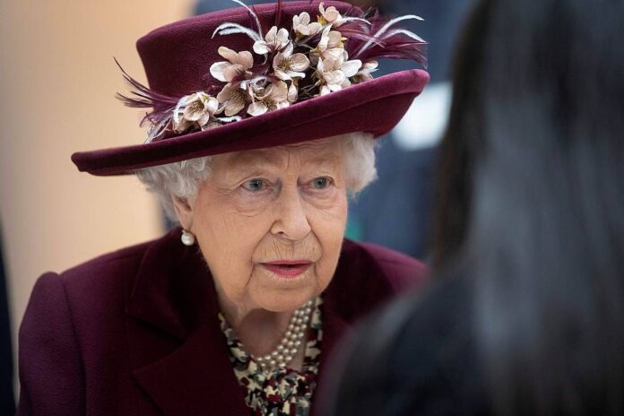 Queen Elizabeth's death delays Canadian citizenship ceremony, officials confused over pledge of allegiance