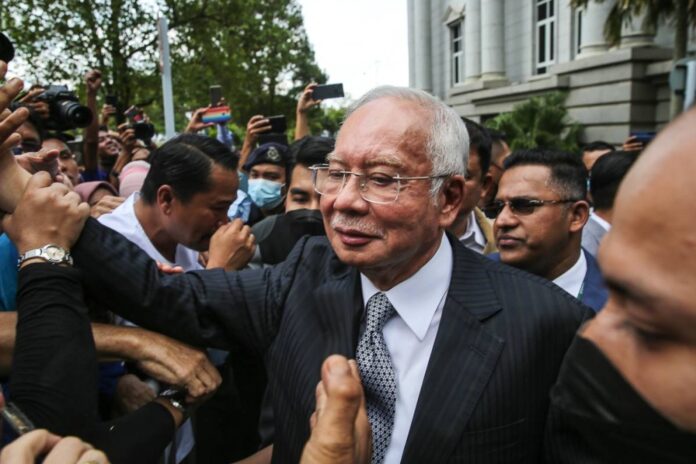 Report: Najib drops wrongful prosecution suit against govt, but continues against Tommy Thomas