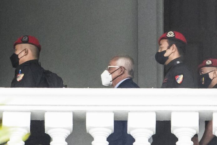 Najib's suit a 'collateral attack' on his 1MDB related cases, says lawyer for Tommy Thomas