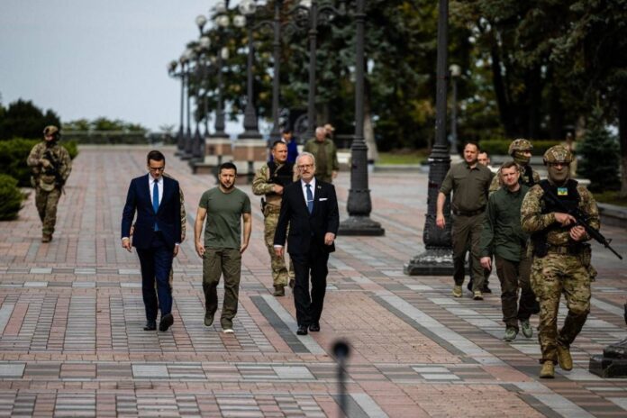 Russia reinforces Kharkiv to counter Ukraine push