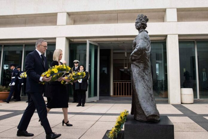 Australian PM honours Queen Elizabeth with wreath-laying ceremony