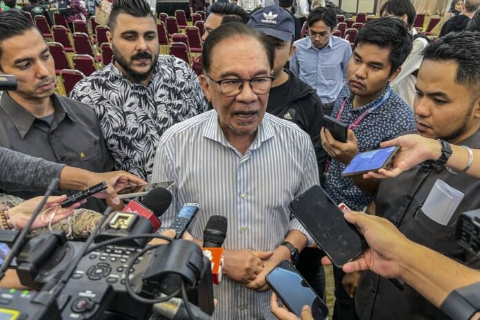 Anwar: Young leaders alone can't bring changes to country