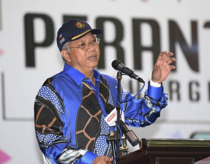 Annuar Musa: Implementation of Malaysian Family Cheap Sale Programme going smoothly, but can be improved