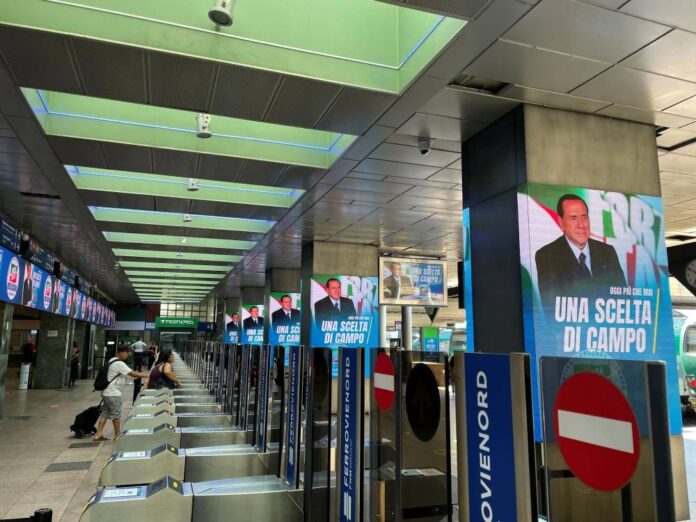 Ageing 'giant' Berlusconi seeks lead role at Italy's election