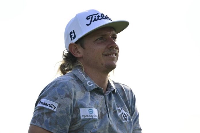 Smith outshoots Johnson to seize LIV Golf Chicago lead